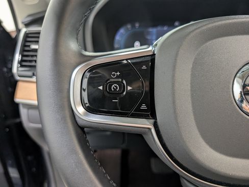 Used 2025 Volvo XC90 B6 Plus image 15