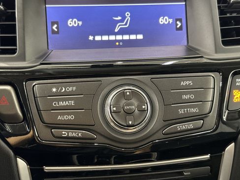 Used 2019 Nissan Pathfinder SV AWD/4WD image 22