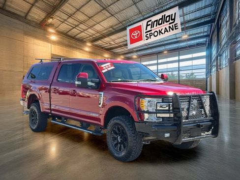 Used 2017 Ford F250 Lariat w/ Lariat Value Package AWD/4WD image 2