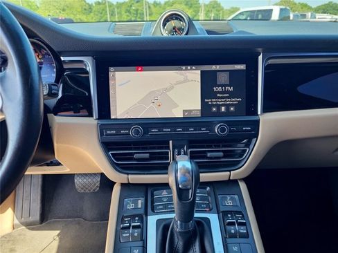 Used 2021 Porsche Macan AWD/4WD image 52