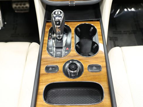 Used 2018 Bentley Bentayga Onyx Edition AWD/4WD image 49