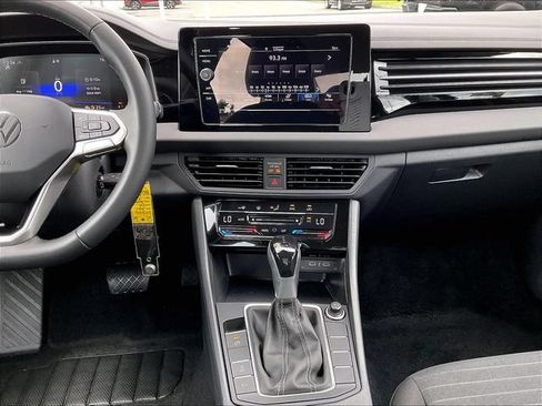 Used 2025 Volkswagen Jetta S FWD image 17