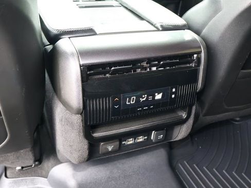Used 2022 Jeep Wagoneer Series I w/ Premium Group I AWD/4WD image 14