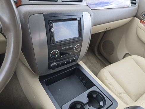 Used 2013 GMC Sierra 1500 SLT w/ Chrome Essentials Package AWD/4WD image 32