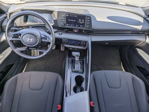 Used 2025 Hyundai Elantra Sport FWD image 15