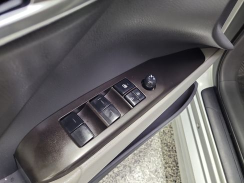 Used 2022 Toyota Camry SE AWD/4WD image 18