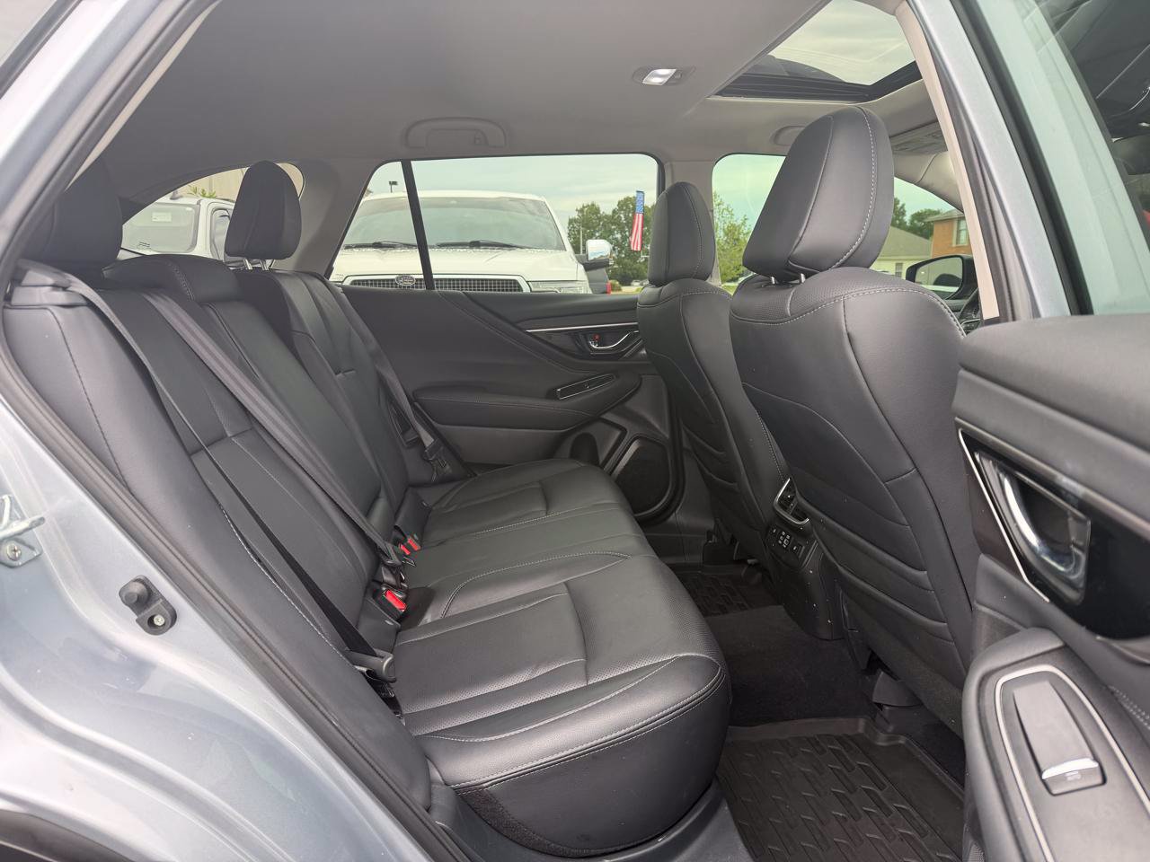 Used 2023 Subaru Outback Limited AWD/4WD image 9