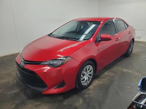 Used 2019 Toyota Corolla LE image 1