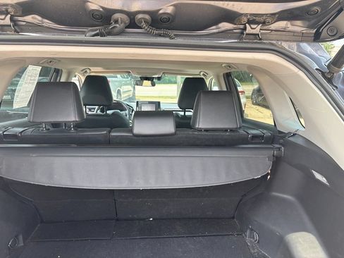 Used 2021 Toyota RAV4 XLE Premium AWD/4WD image 27