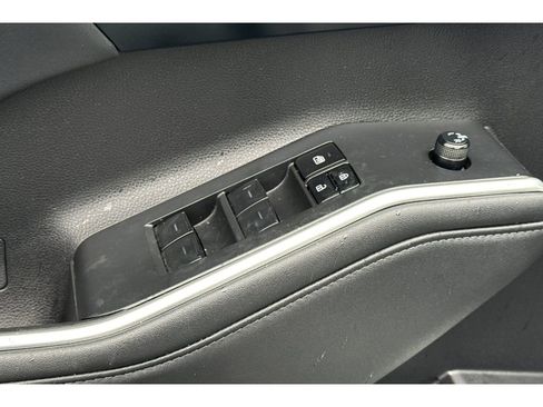 Certified 2023 Toyota Highlander XLE image 12