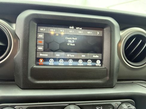 Used 2023 Jeep Gladiator Sport AWD/4WD image 24