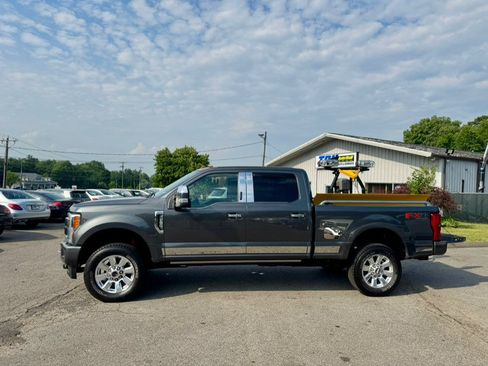 Used 2017 Ford F350 Platinum AWD/4WD image 3