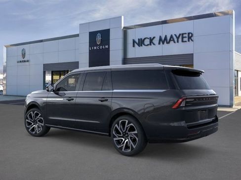 New 2026 Lincoln Navigator L Reserve AWD/4WD image 4