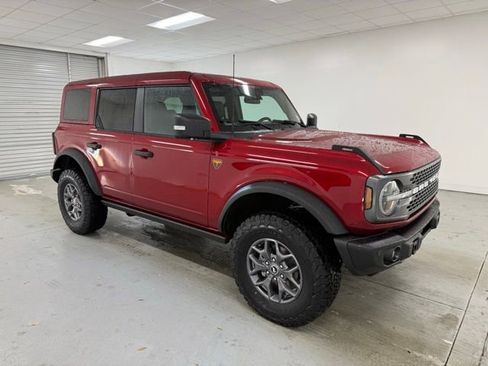 New 2025 Ford Bronco Badlands image 3