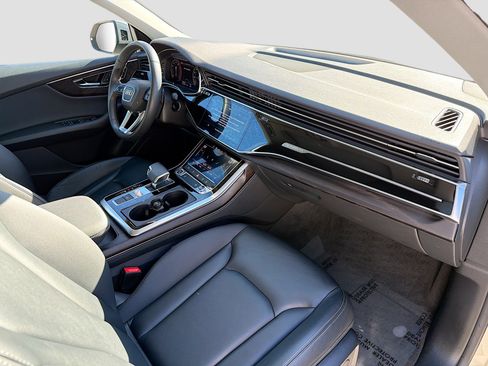 Used 2022 Audi Q8 Premium w/ Convenience Package image 14