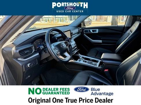 Used 2022 Ford Explorer XLT w/ Equipment Group 202A image 4