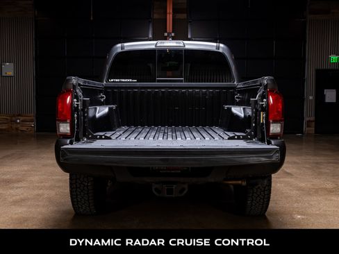 Used 2019 Toyota Tacoma TRD Off-Road image 8