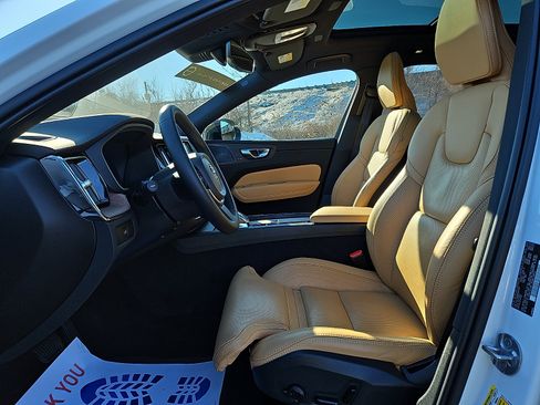 Certified 2024 Volvo XC60 B5 Ultimate w/ Protection Package Premier image 13