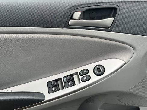 Used 2015 Hyundai Accent GLS image 13