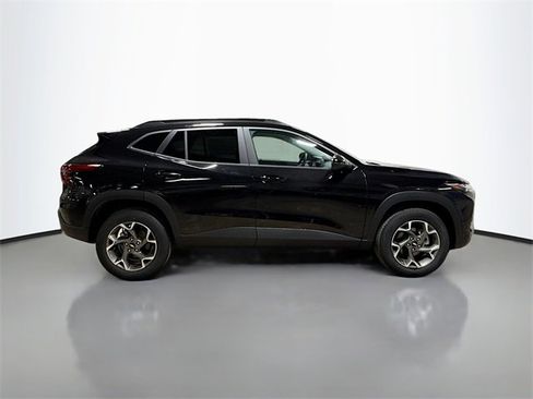 New 2026 Chevrolet Trax LT w/ LT Convenience Package image 6