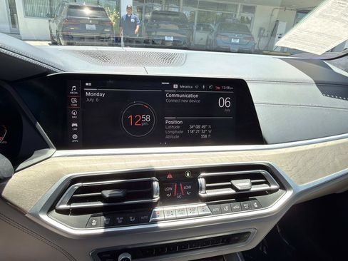 Used 2021 BMW X7 M50i AWD/4WD image 19