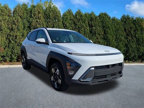 Certified 2025 Hyundai Kona SEL image 3