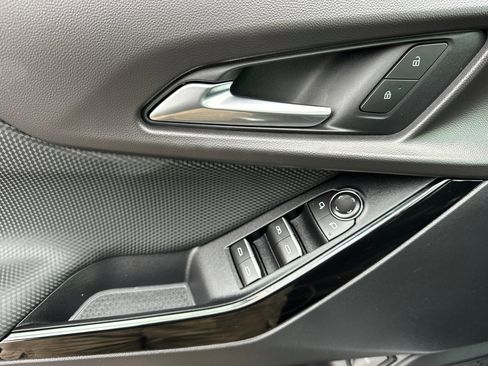 New 2026 Chevrolet Equinox RS w/ LPO, Floor Liner Package image 11