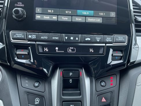 Used 2024 Honda Odyssey EX image 16