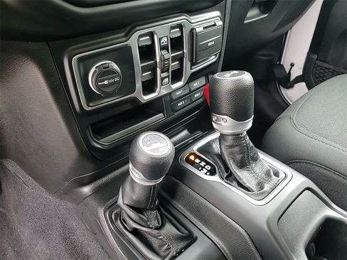 Used 2022 Jeep Wrangler Unlimited Sport image 30