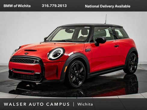 Used 2023 MINI Cooper S image 1