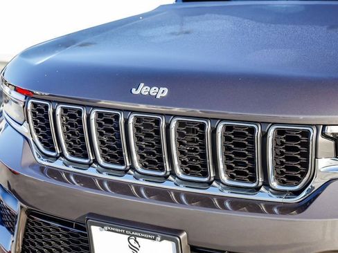 New 2025 Jeep Grand Cherokee Laredo X w/ Luxury Tech Group I image 6