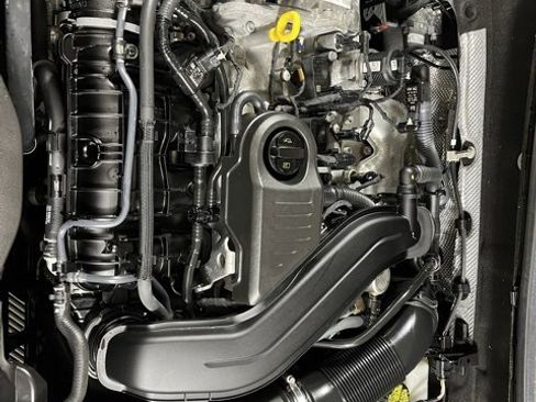 Used 2022 Volkswagen Taos SEL image 23