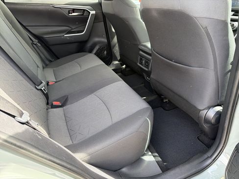 Used 2021 Toyota RAV4 XLE image 22