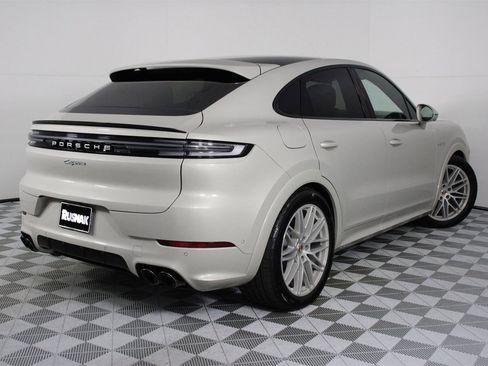 Used 2025 Porsche Cayenne E-Hybrid Coupe image 7