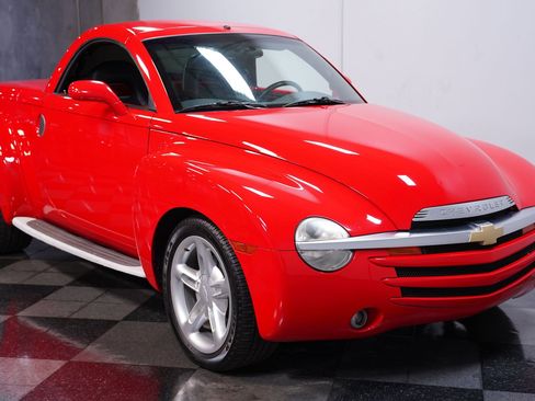 Used 2005 Chevrolet SSR image 15