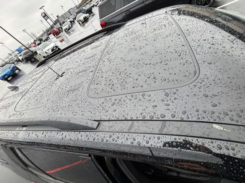 Used 2023 Chevrolet Traverse RS image 29