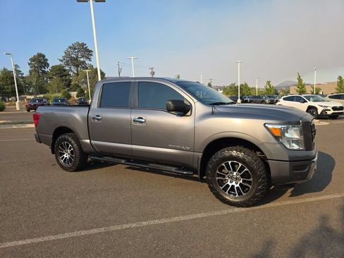Used 2021 Nissan Titan SV w/ SV Convenience Package AWD/4WD image 1