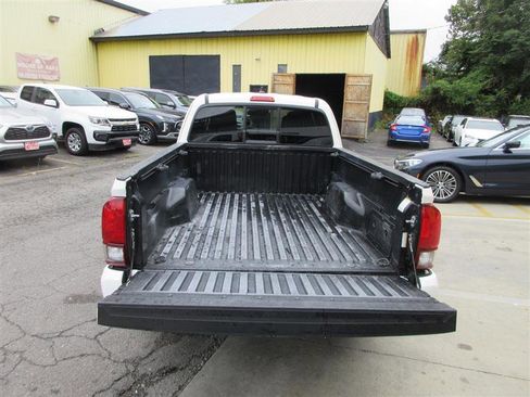 Used 2021 Toyota Tacoma SR image 5