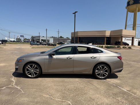 Used 2022 Chevrolet Malibu LT FWD image 2