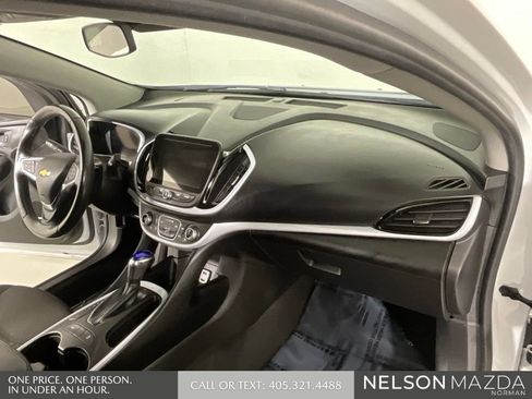 Used 2018 Chevrolet Volt LT w/ Comfort Package FWD image 30