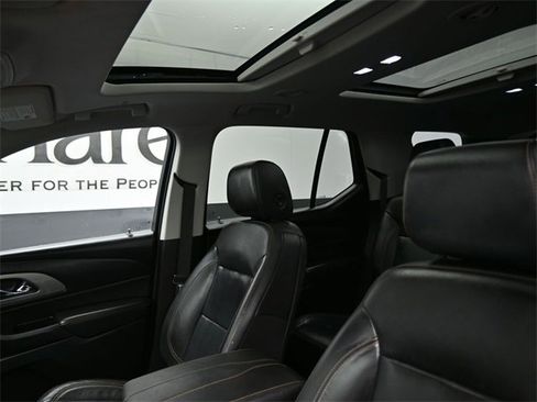 Used 2020 Chevrolet Traverse LT w/ LT Premium Package image 17