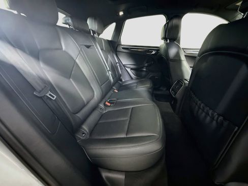 Used 2023 Porsche Macan w/ Premium Package Plus AWD/4WD image 27