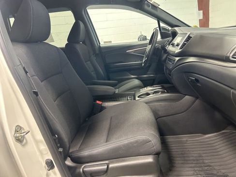 Certified 2019 Honda Passport Sport image 18