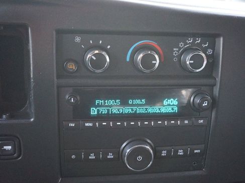 Used 2018 Chevrolet Express 2500 w/ Driver Convenience Package image 28