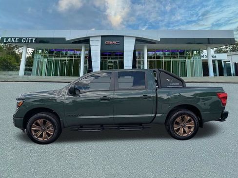 Used 2024 Nissan Titan SV w/ SV Bronze Edition Package RWD image 5