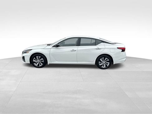 Used 2024 Nissan Altima 2.5 S image 4