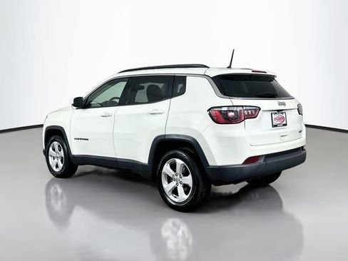 Used 2018 Jeep Compass Latitude FWD image 15