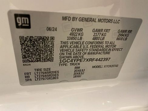 Used 2024 Chevrolet Silverado 2500 LTZ w/ LTZ Plus Package image 32