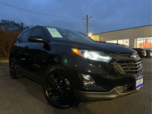 Used 2020 Chevrolet Equinox LT w/ Midnight Edition image 2