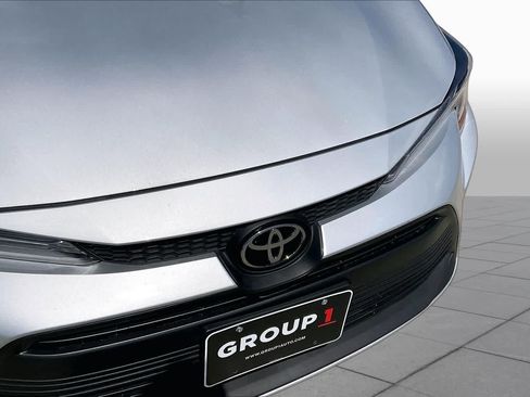Used 2025 Toyota Corolla LE FWD image 29